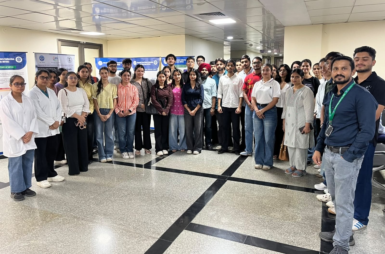 CSIR-IMTECH ने 'ओपन डे आउटरीच' मनाया और मैस्कॉट 'CIRA' को पेश किया